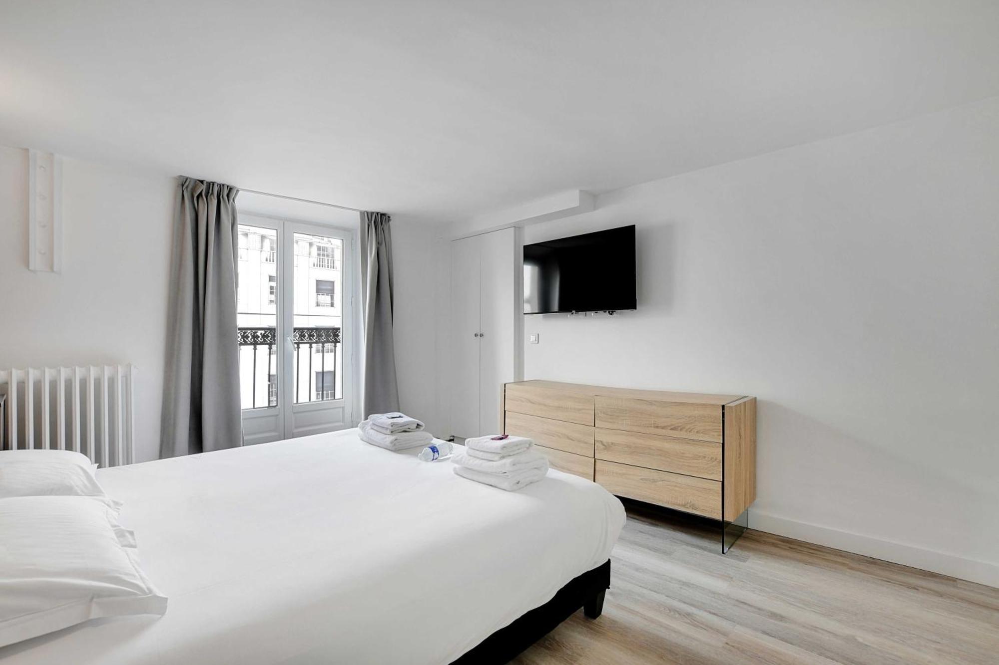 Appartement- 3br-8p- Opera Apartment
